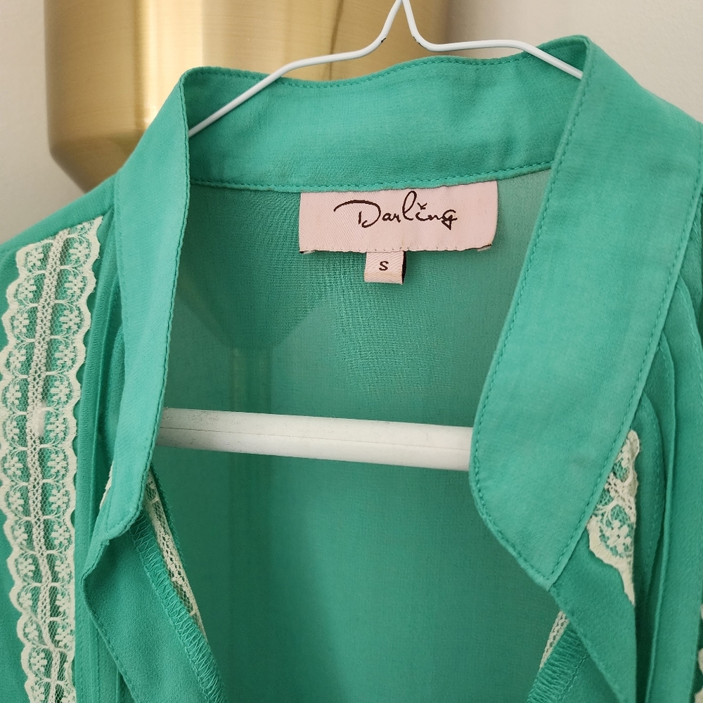 Silky Sea Green Blouse, with capped button short sleeves and lace embroidery. - Picture 2 of 6
